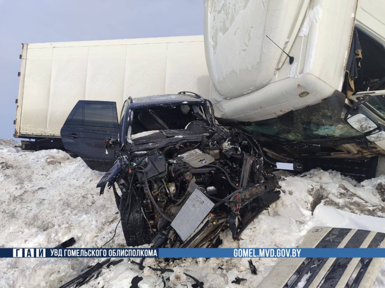 Фура врезалась в BMW — подробности ДТП