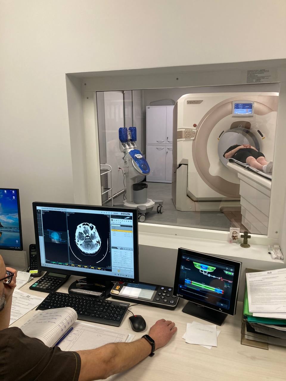 Новый ангиограф установили в Брестской городской больнице №1