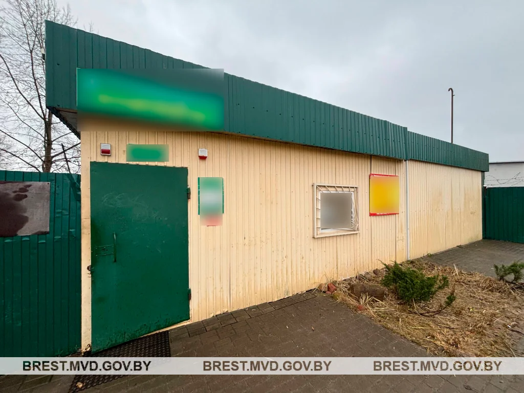 В Брестском районе трое работников предприятия украли более 50 метров кабеля