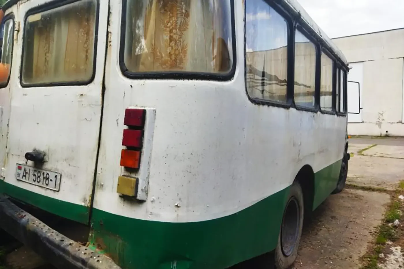 В Бресте на торги выставили ретро-автобус КАвЗ – стартовая цена 5600 рублей