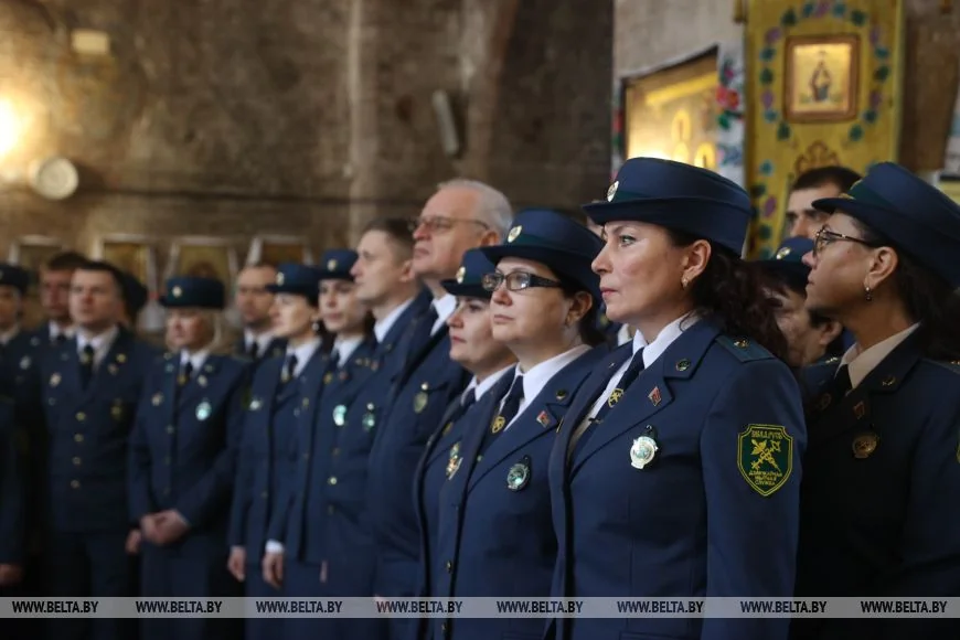 Брестской таможне вручили хоругвь с ликом апостола Матфея