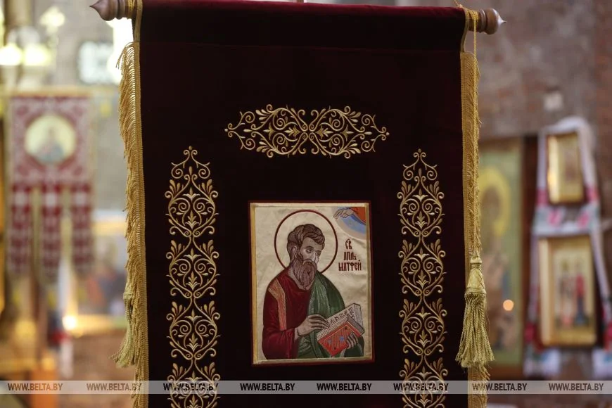 Брестской таможне вручили хоругвь с ликом апостола Матфея