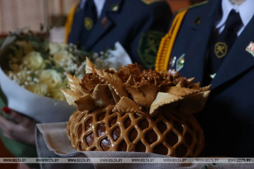 Брестской таможне вручили хоругвь с ликом апостола Матфея