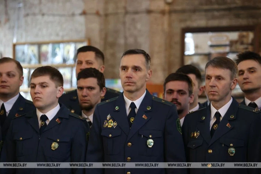 Брестской таможне вручили хоругвь с ликом апостола Матфея