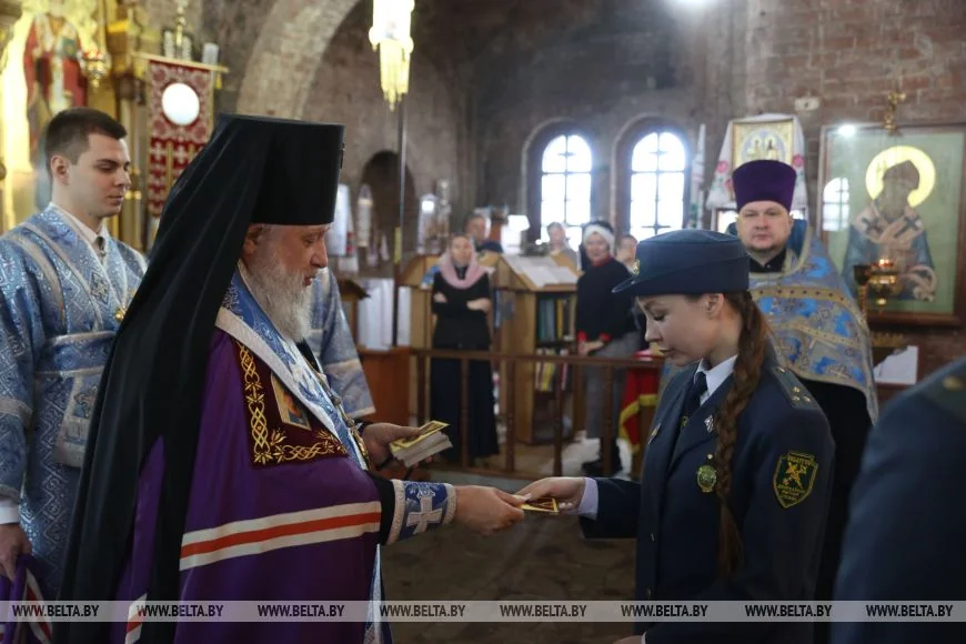 Брестской таможне вручили хоругвь с ликом апостола Матфея