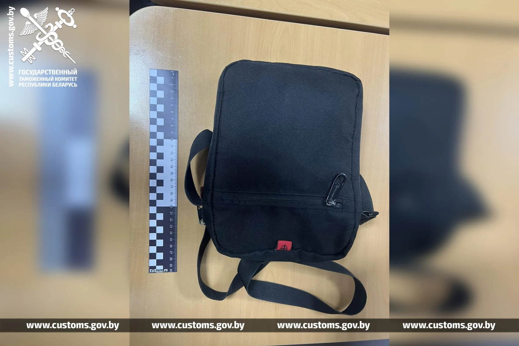 В Бресте на границе служебная собака указала на пассажира автобуса — что нашли в сумке