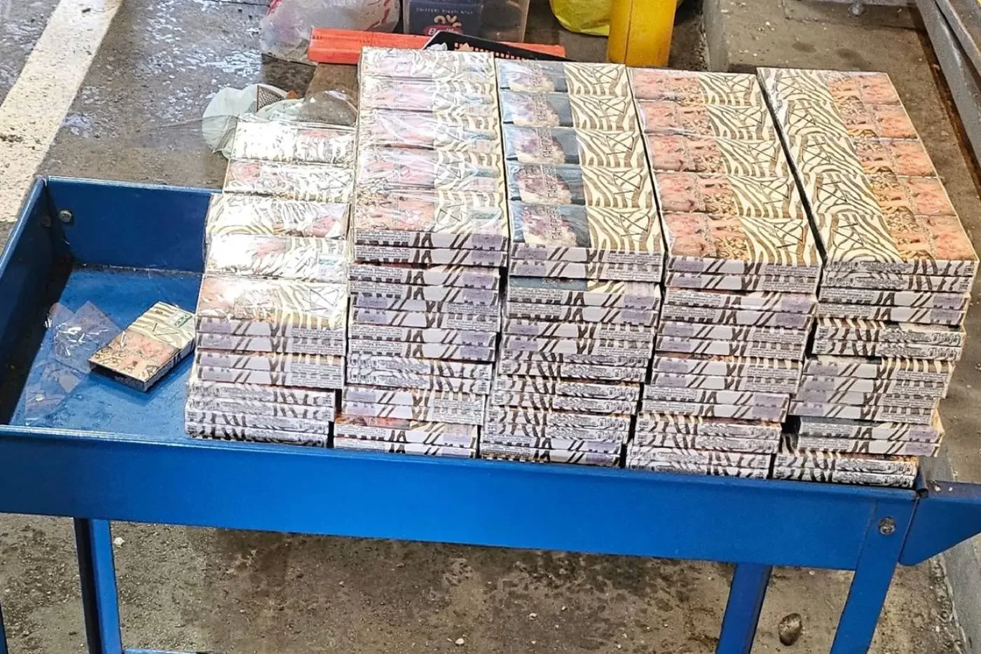 Матрас с сюрпризом – в автовозе из Беларуси везли контрабанду на 2300 евро