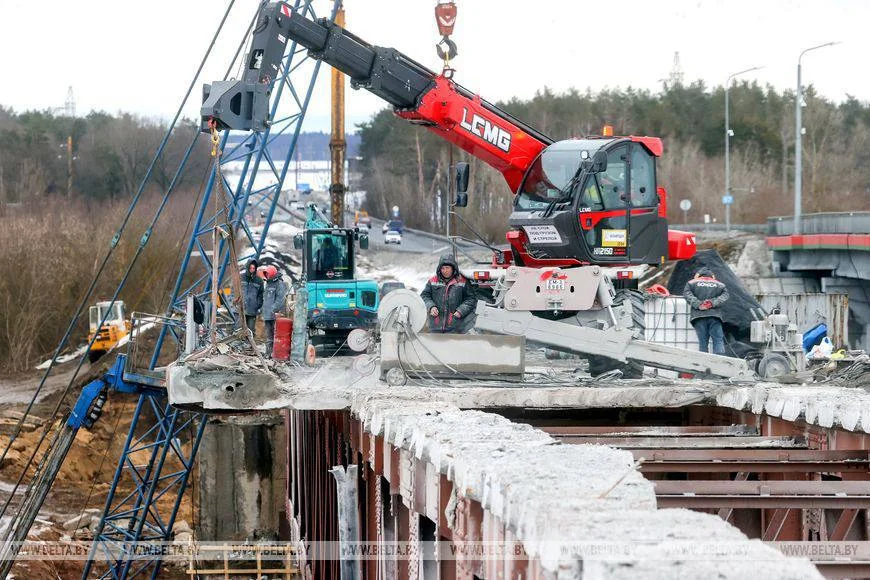 В Беларуси разбудят вторую половину моста после 20 лет простоя