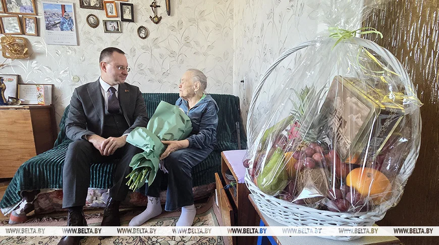 В Бресте с 8 Марта поздравили ветерана Великой Отечественной войны Таисию Козырь-Павловскую