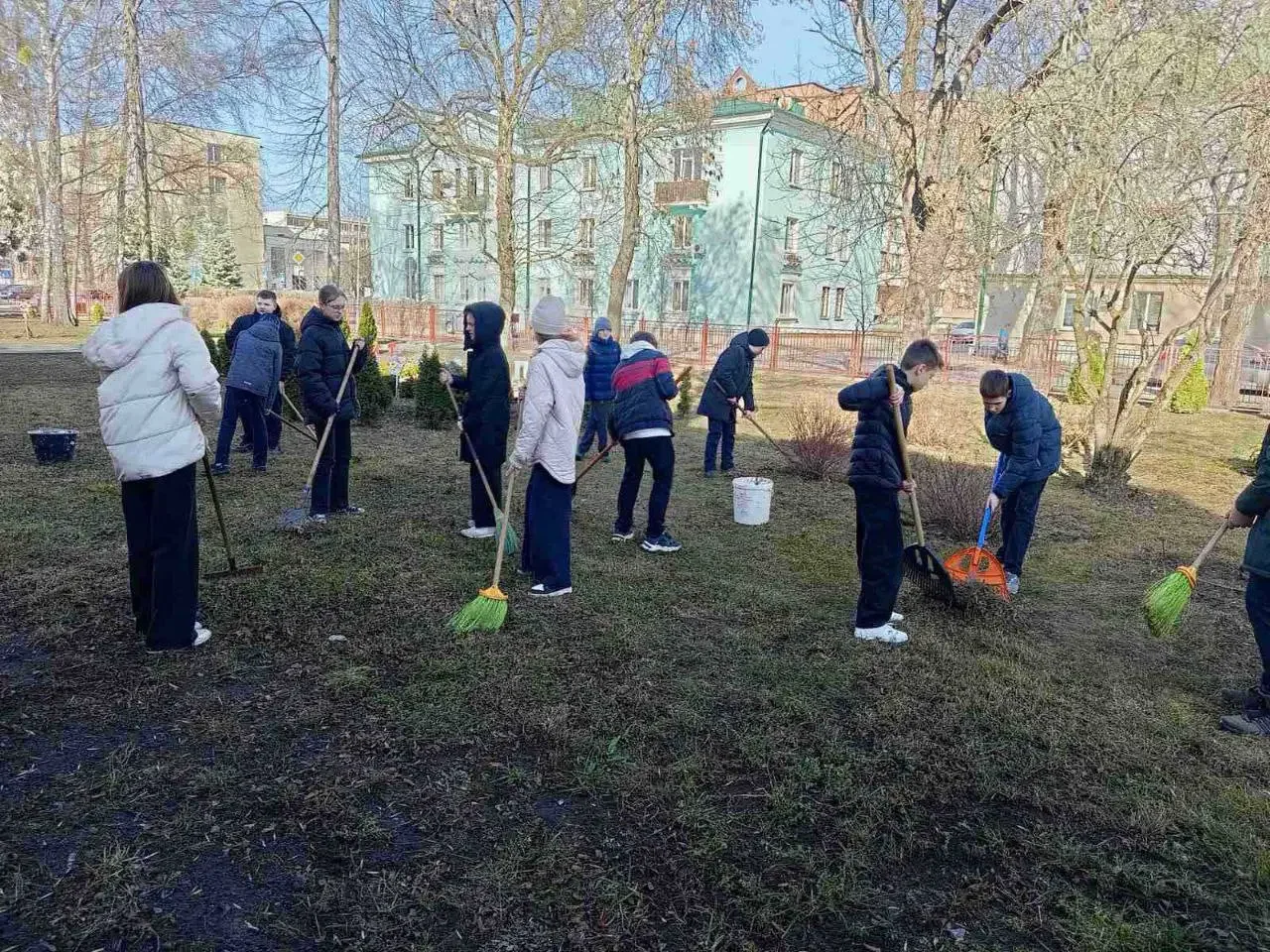 На месте нового пляжа навели порядок. Как в Бресте проходит субботник