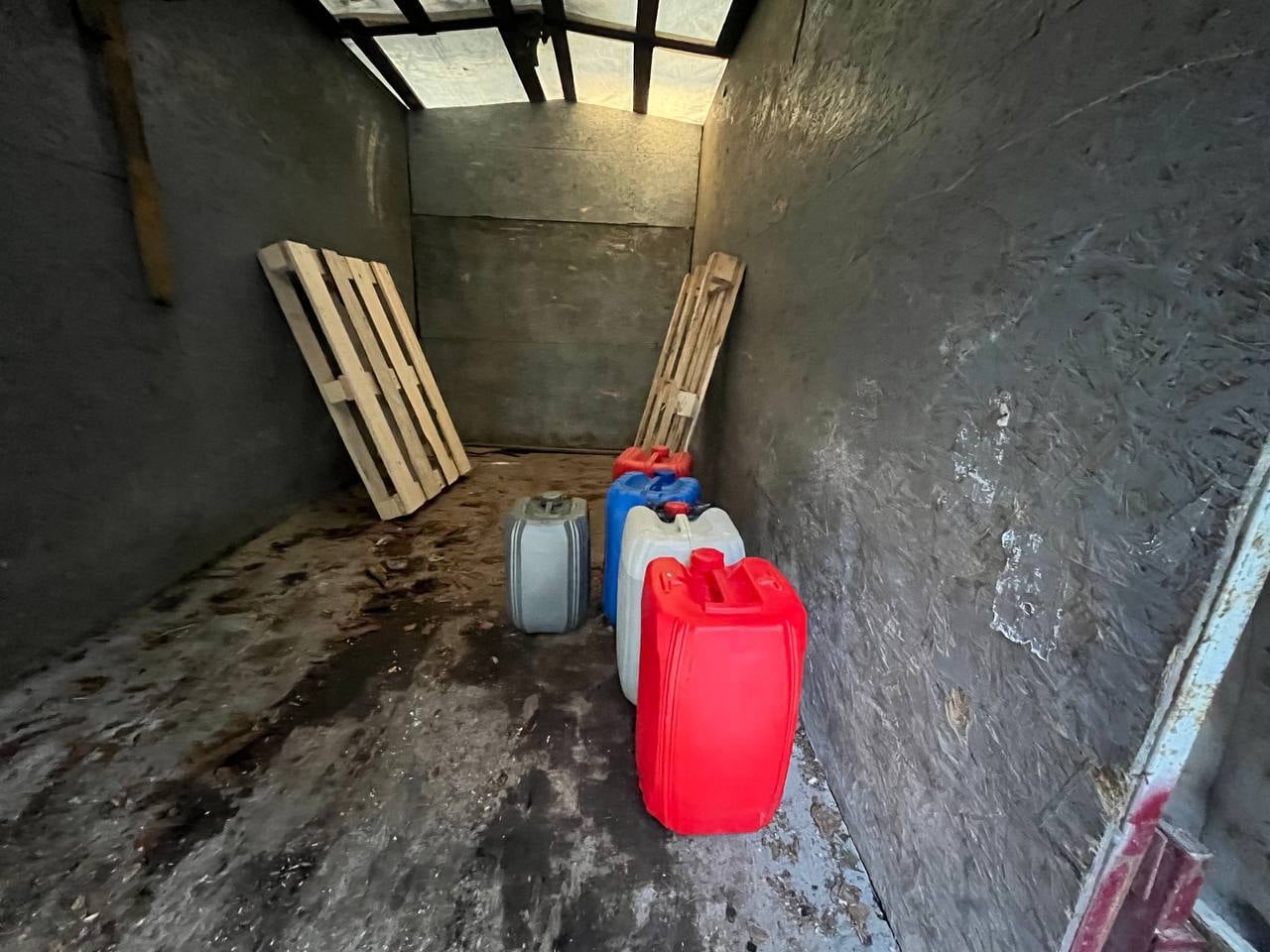 В Беларуси накрыли самогонный мини-завод в лесу