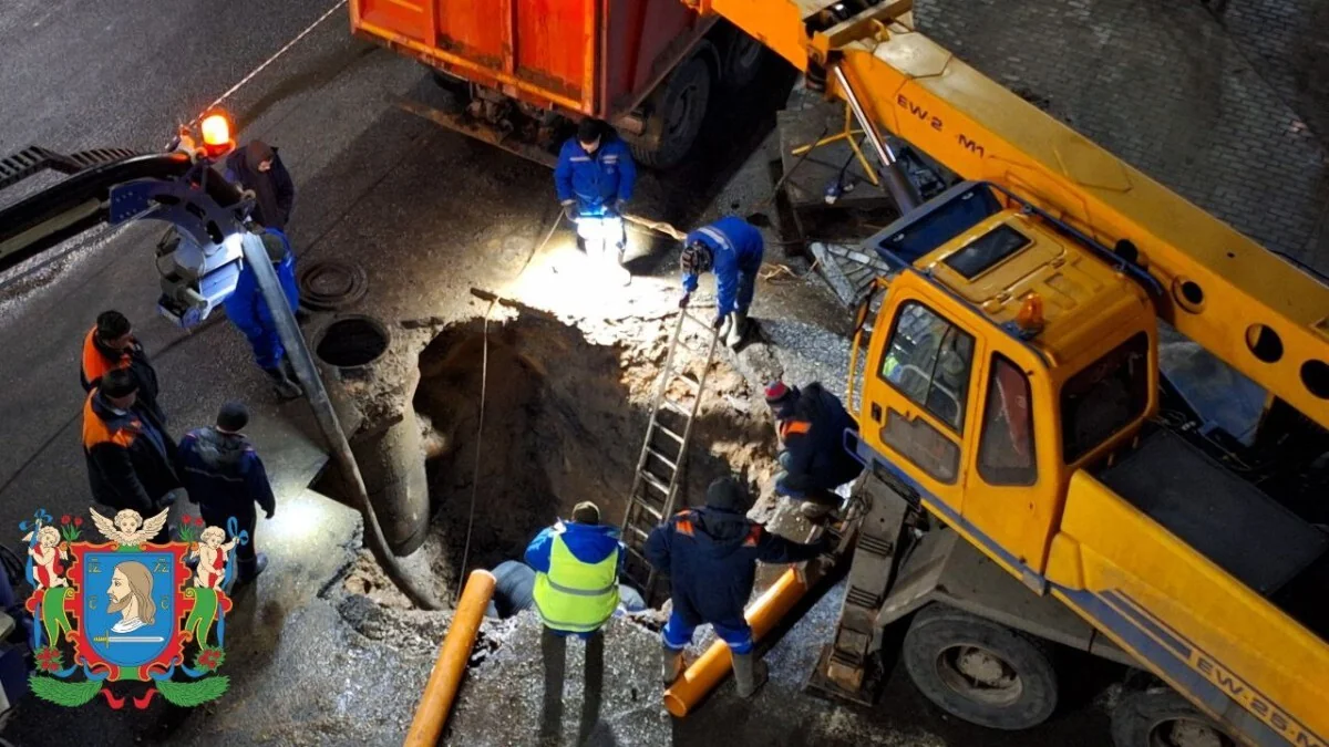 В Витебске провалился асфальт на пешеходном переходе