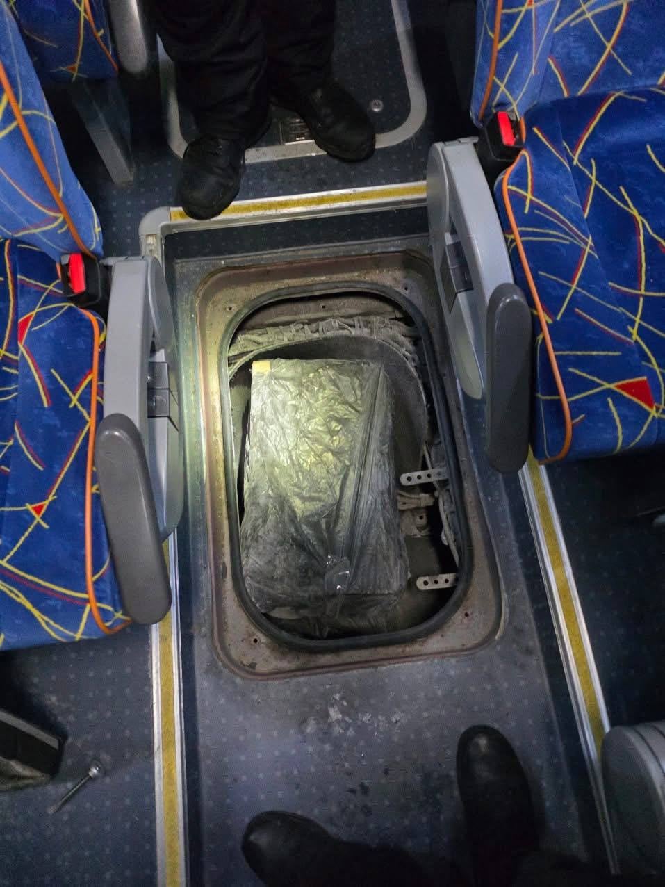 В автобусе нашли контрабандные сигареты на 12 тысяч евро