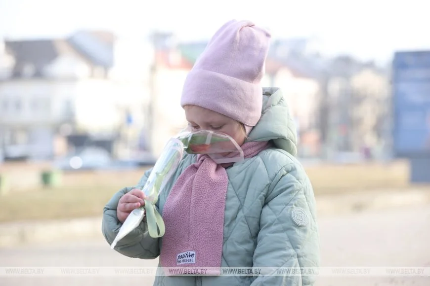 Туристки под впечатлением от поздравлений 8 Марта в Бресте