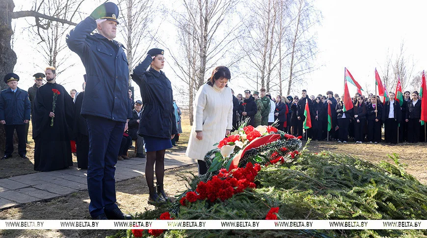 Останки 12 жертв геноцида белорусского народа перезахоронили в Кобрине