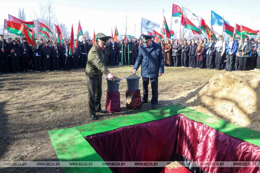 Останки 12 жертв геноцида белорусского народа перезахоронили в Кобрине