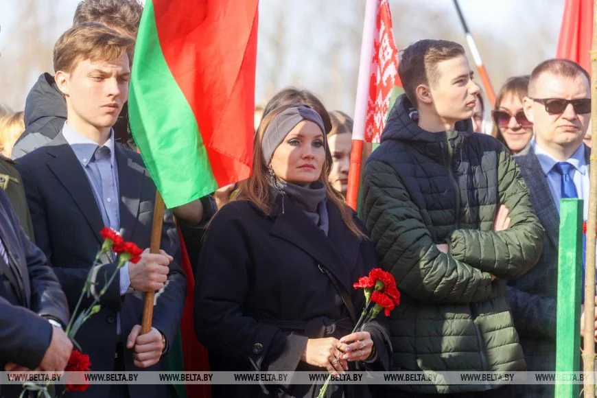 Останки 12 жертв геноцида белорусского народа перезахоронили в Кобрине