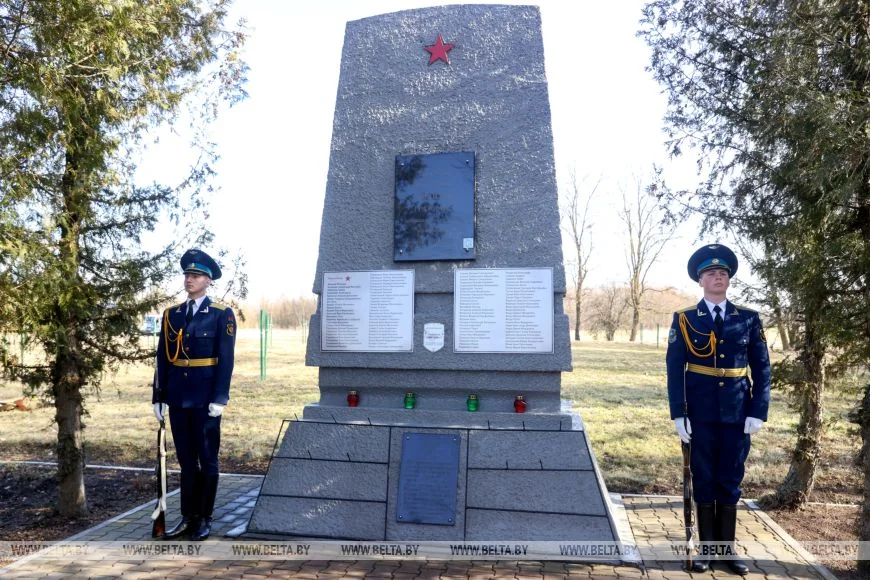 Останки 12 жертв геноцида белорусского народа перезахоронили в Кобрине