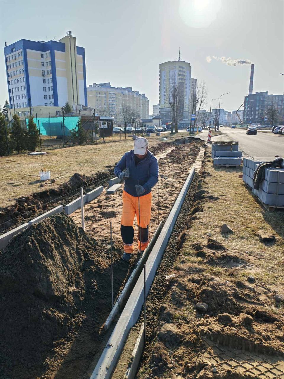 В Бресте взялись за тротуары на улице Фомина