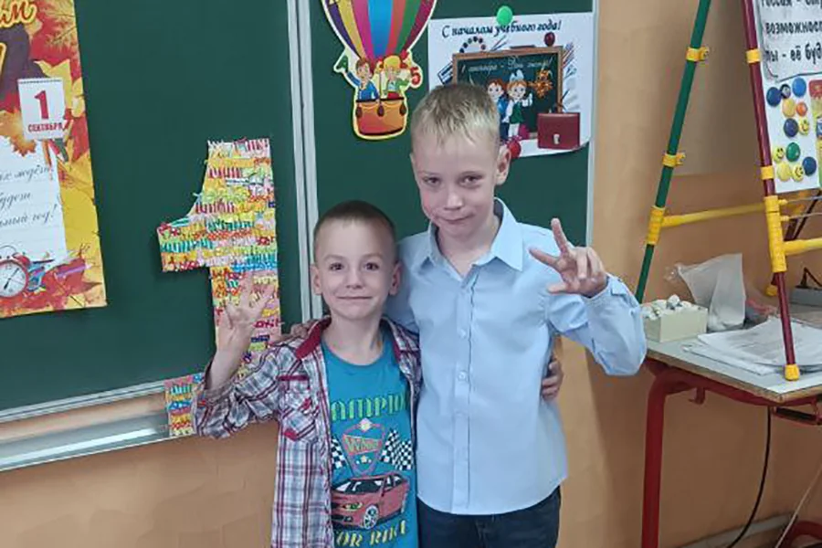 Суд постановил вернуть детей белоруске, которых бывший муж увез в Луганск