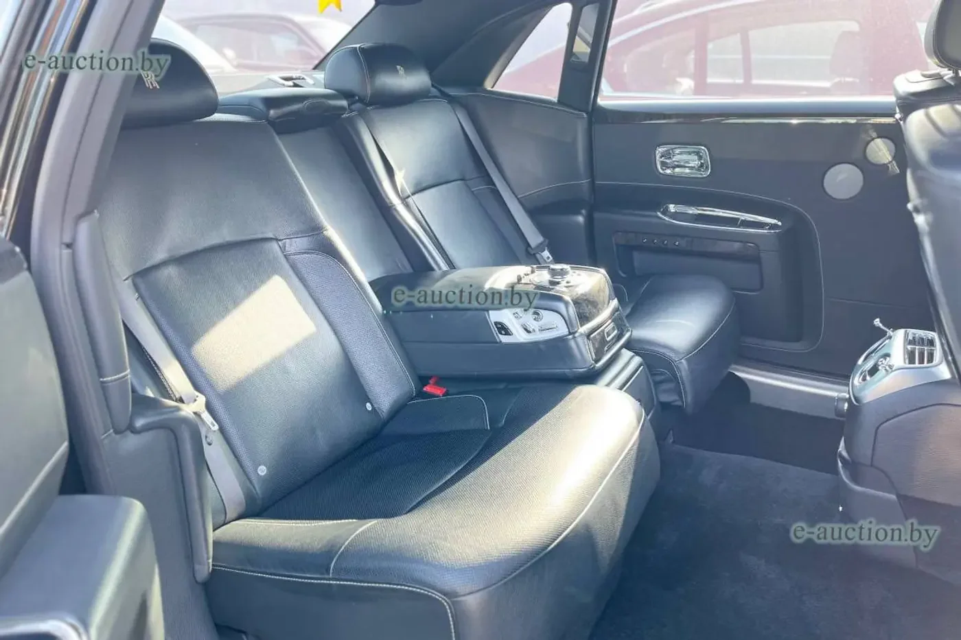 Арестованный Rolls-Royce выставили на аукцион в Беларуси: сколько за него хотят