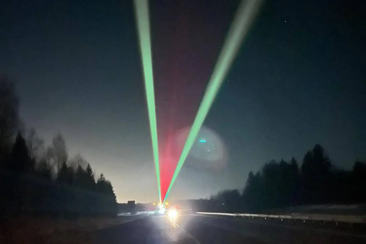 Лазерная подсветка трассы – на М1 начали эксперимент по снижению аварийности