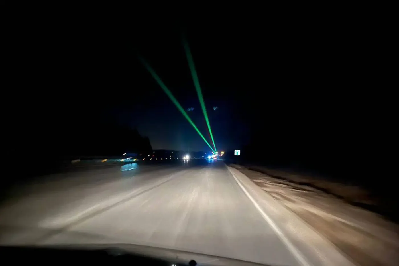 Лазерная подсветка трассы – на М1 начали эксперимент по снижению аварийности