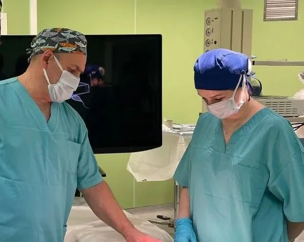 Уникальную операцию ребенку с опухолью кости провели в Беларуси