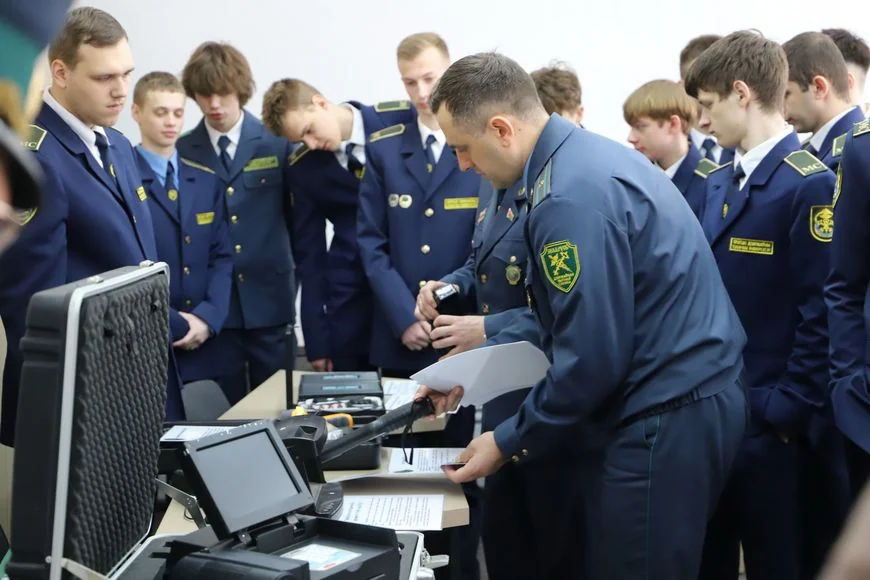 Брестская таможня передала БрГТУ современное досмотровое оборудование для обучения студентов по профилю