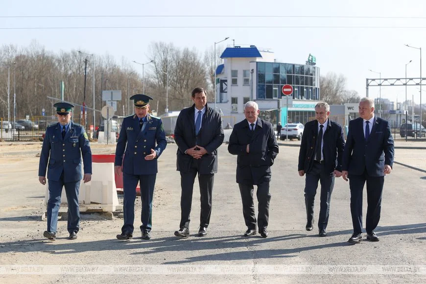 Обновленную зону ожидания перед пунктом пропуска «Брест» планируют открыть в апреле. Какой она будет?