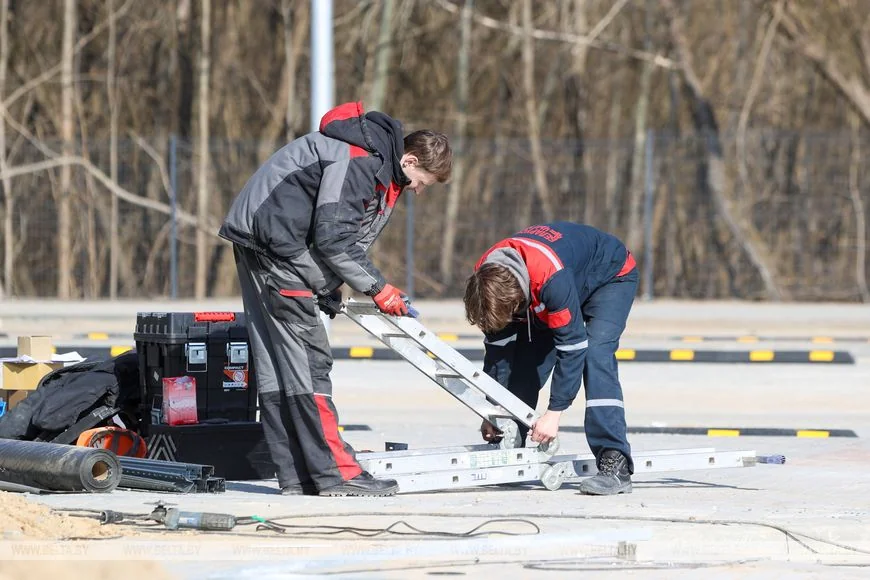 Обновленную зону ожидания перед пунктом пропуска «Брест» планируют открыть в апреле. Какой она будет?