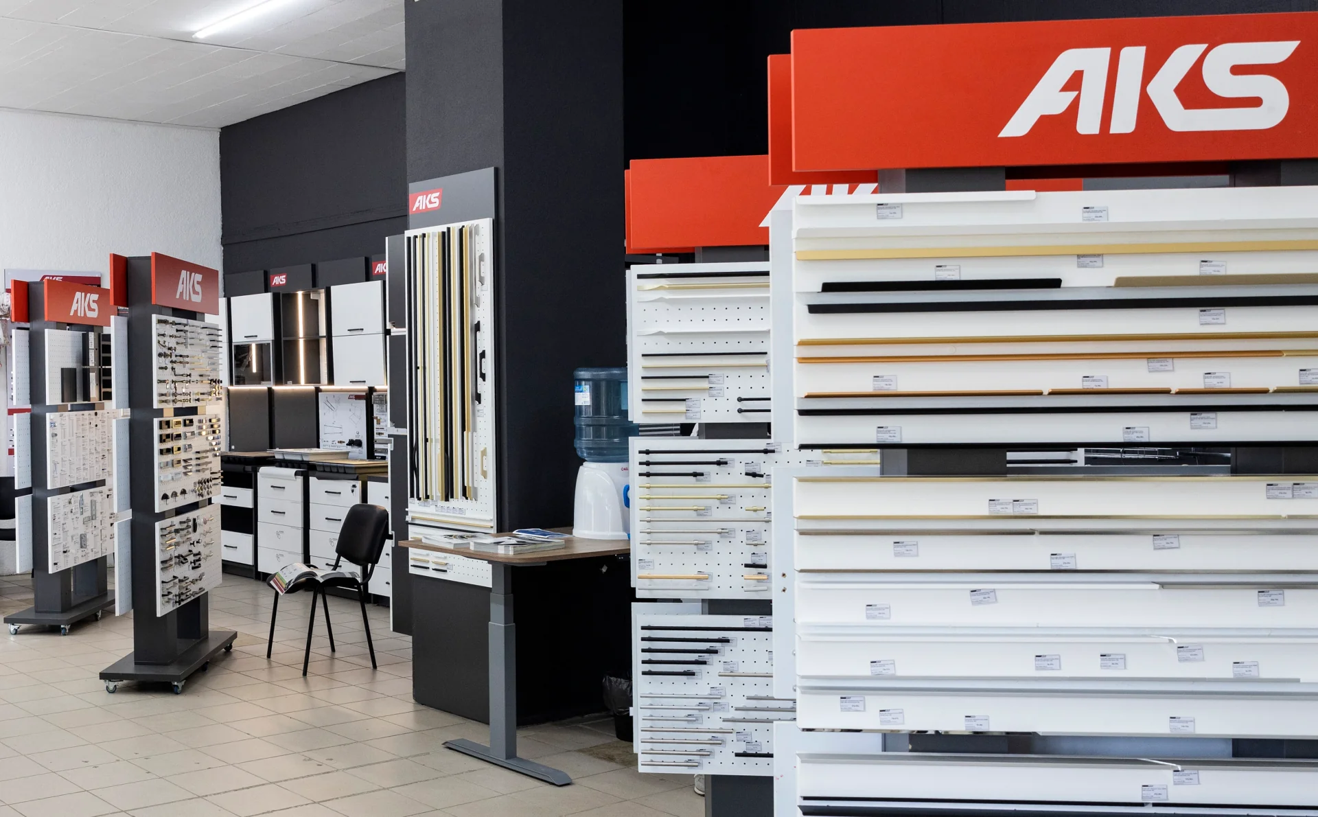 Все для мебели и интерьера в одном месте: AKS открыл новый шоурум в Бресте