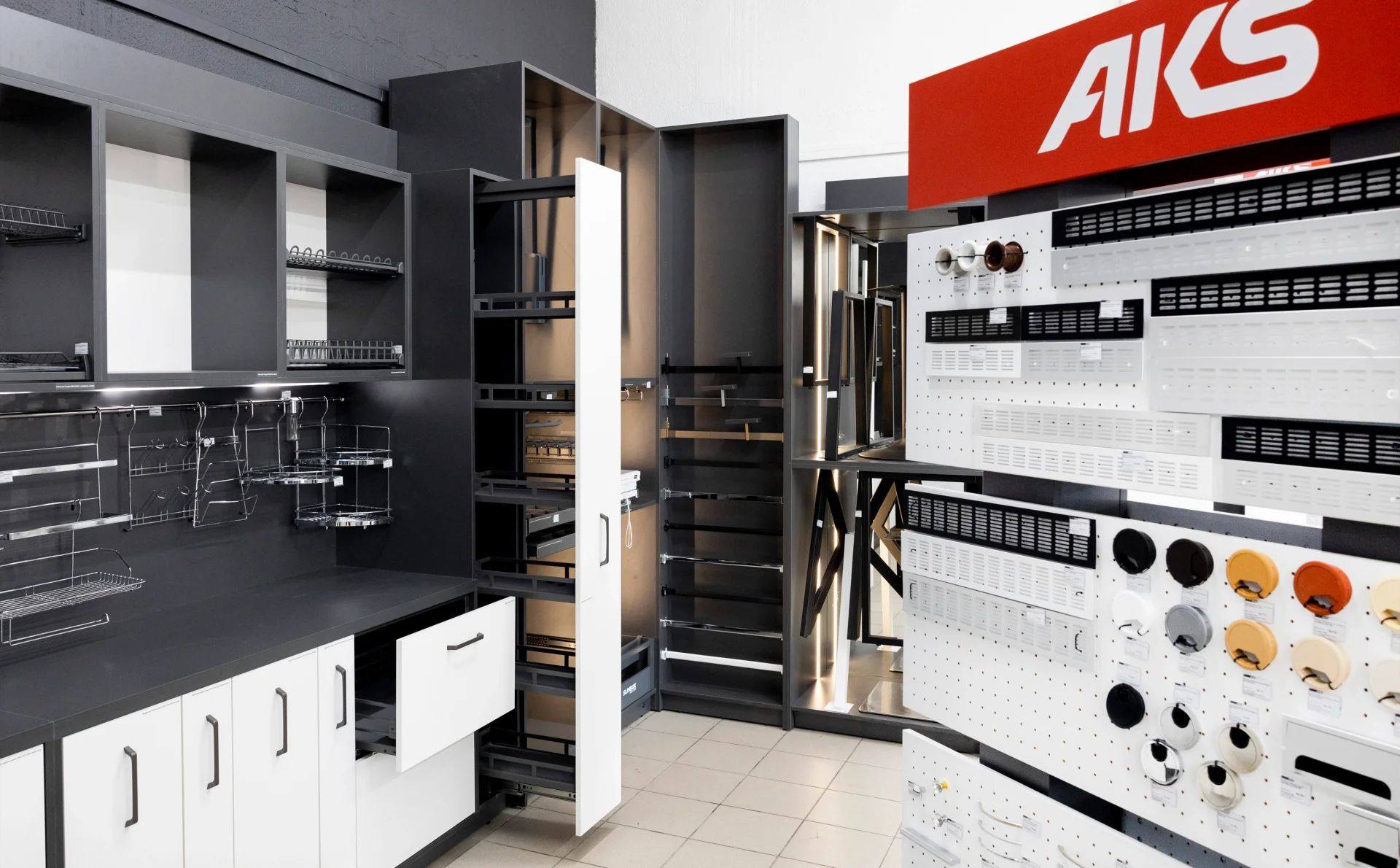 Все для мебели и интерьера в одном месте: AKS открыл новый шоурум в Бресте