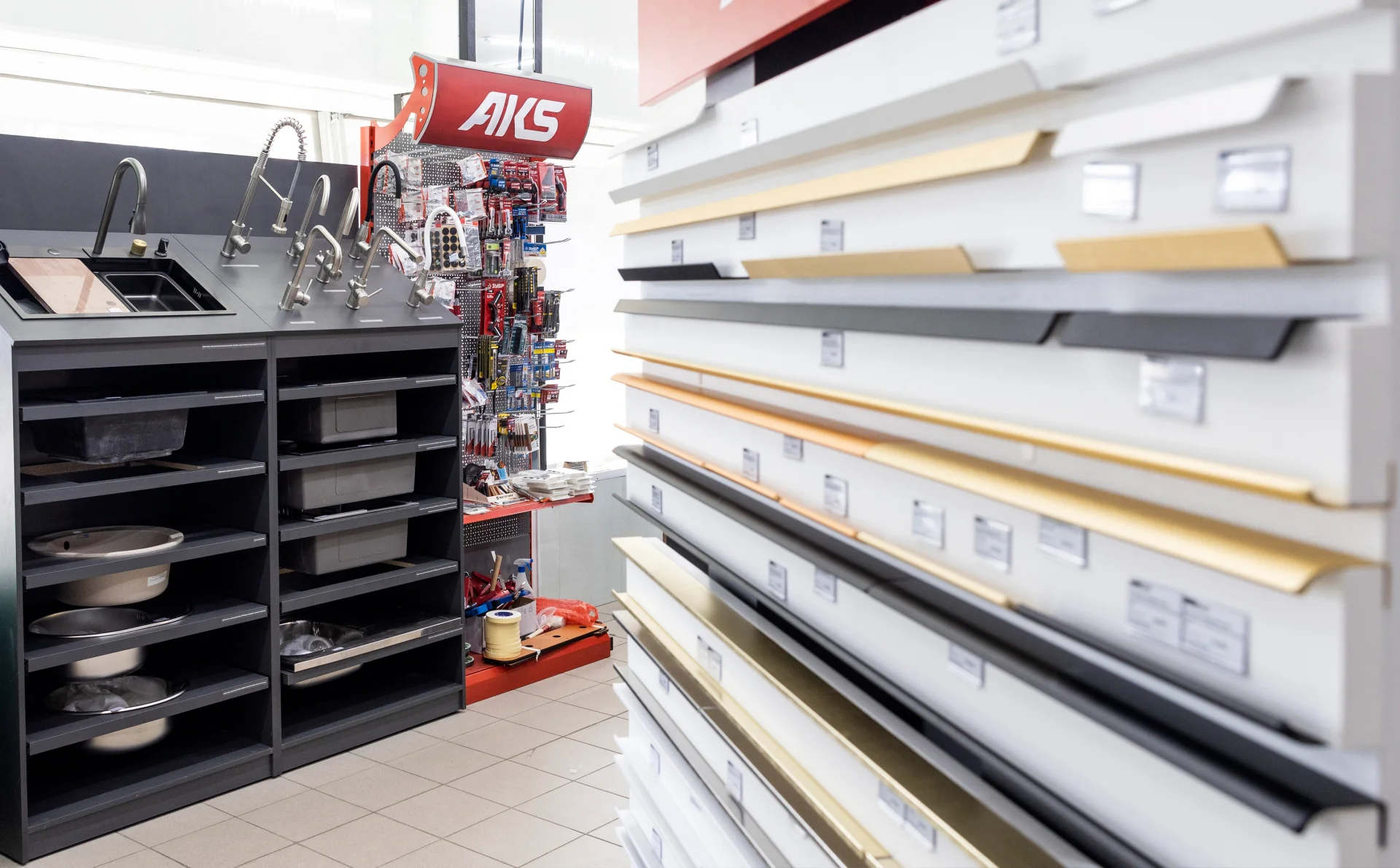 Все для мебели и интерьера в одном месте: AKS открыл новый шоурум в Бресте