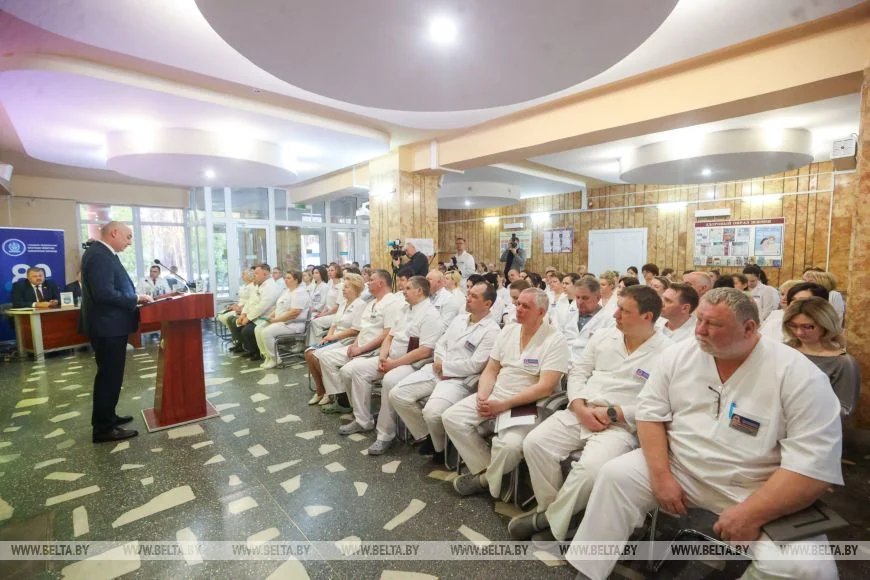 Министр здравоохранения посетил больницу в Бресте: о чем говорили с медиками