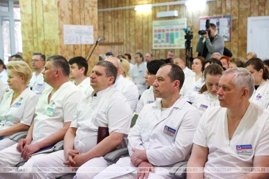 Министр здравоохранения посетил больницу в Бресте: о чем говорили с медиками