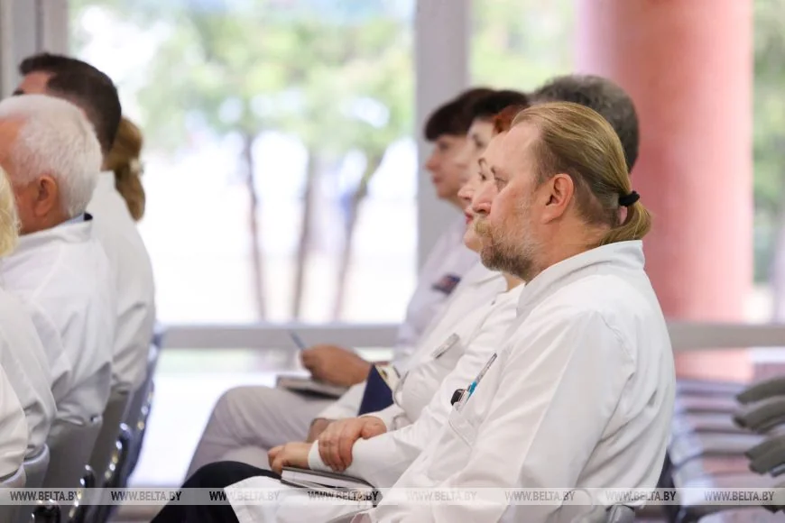 Министр здравоохранения посетил больницу в Бресте: о чем говорили с медиками