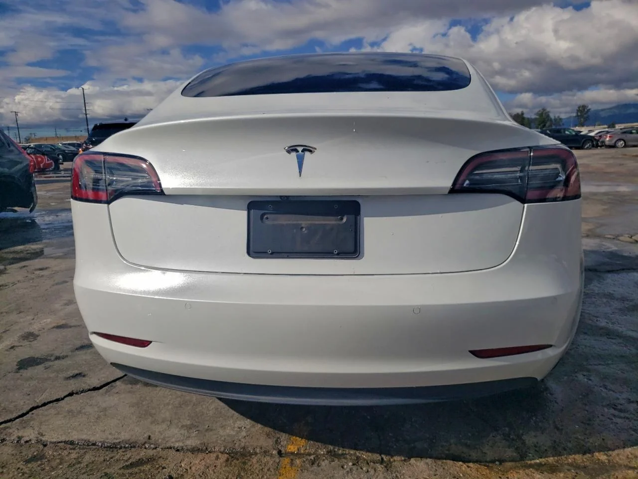 Нашумевшую Tesla американца нашли в Беларуси: показываем, как она выглядит