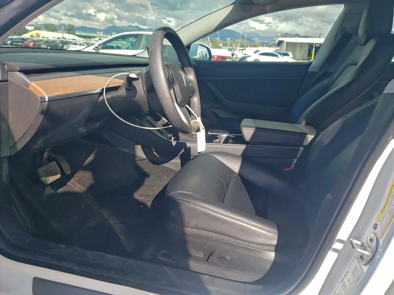 Нашумевшую Tesla американца нашли в Беларуси: показываем, как она выглядит