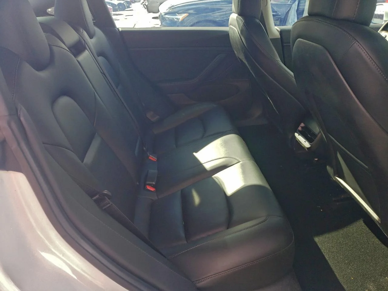 Нашумевшую Tesla американца нашли в Беларуси: показываем, как она выглядит