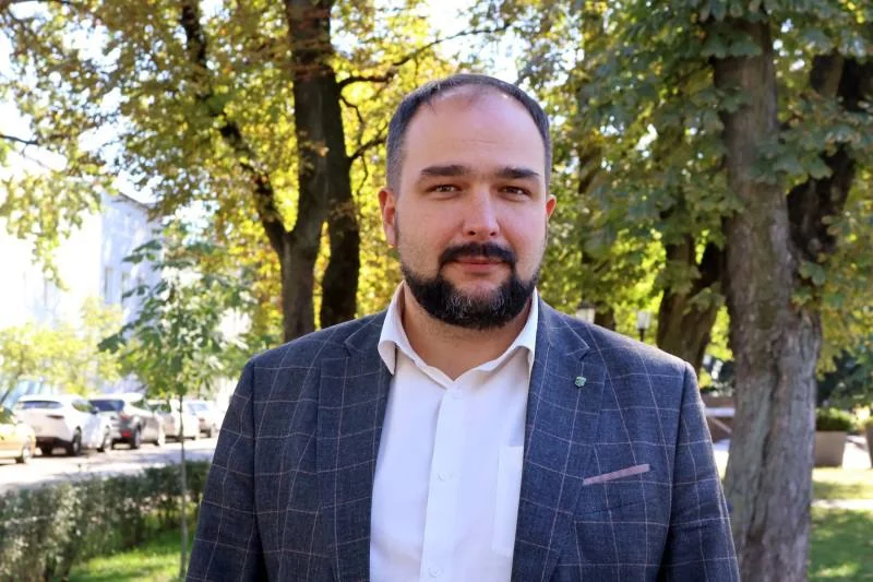 Как сценарист ситкомов стал главным коммунальником Бреста