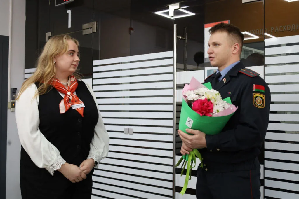 В Ивацевичах сотрудница банка сохранила клиентке 2 тысячи рублей — что произошло