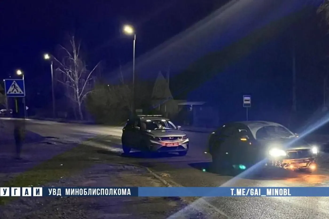 На парковке у дома водитель сбила своего ребенка