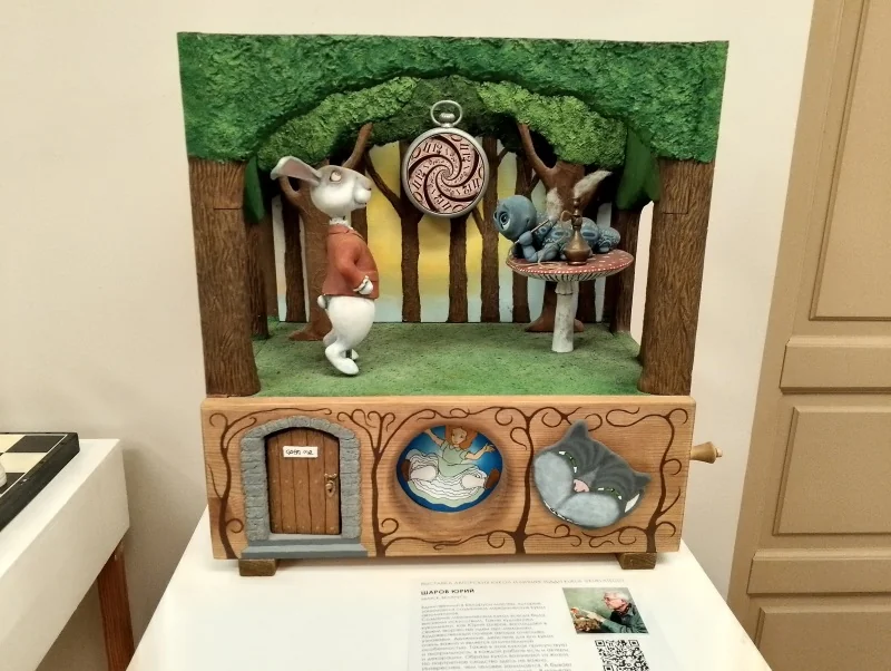 В Бресте открылась выставка кукол по «Алисе в Стране чудес»