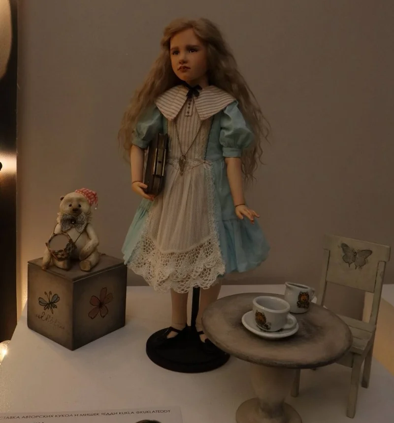 В Бресте открылась выставка кукол по «Алисе в Стране чудес»