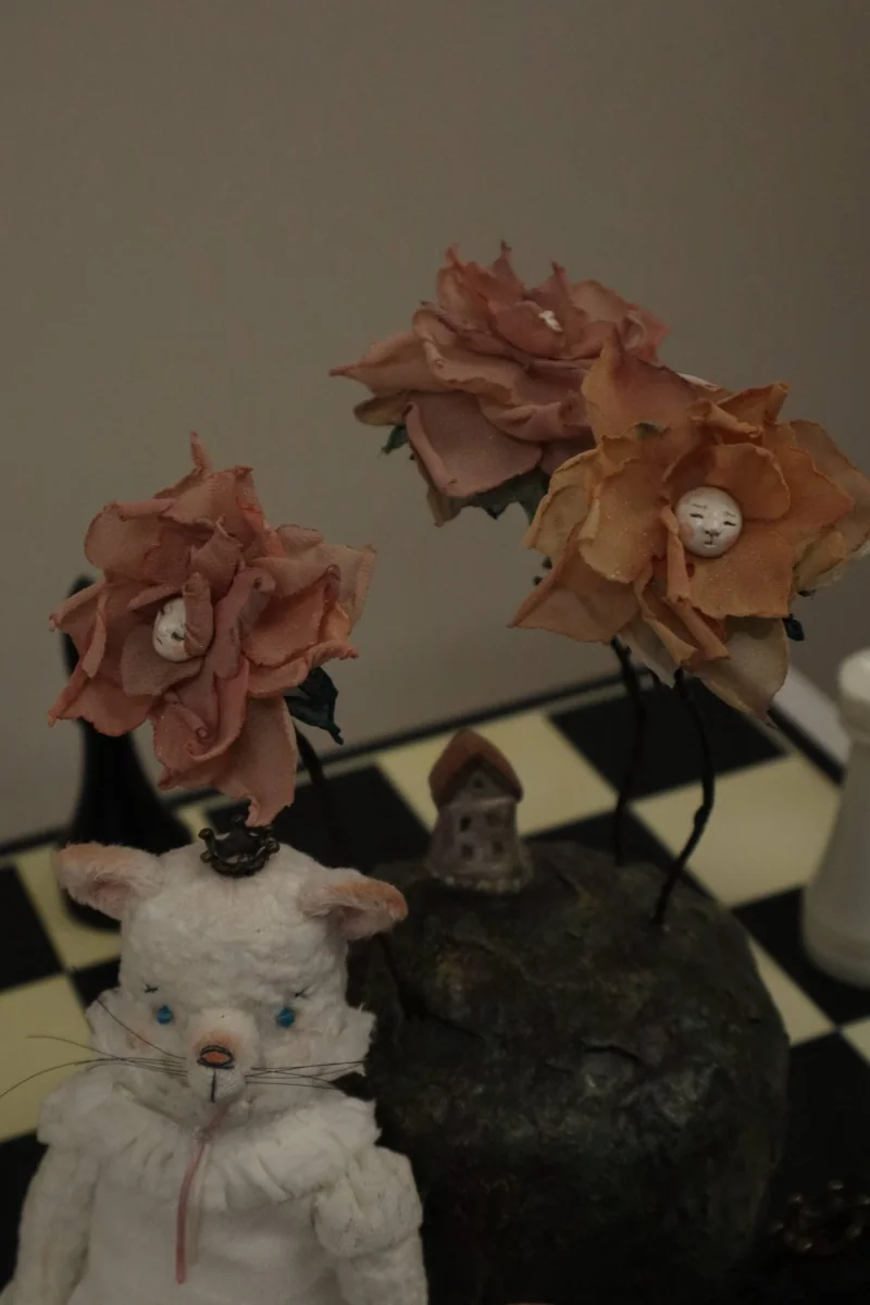 В Бресте открылась выставка кукол по «Алисе в Стране чудес»