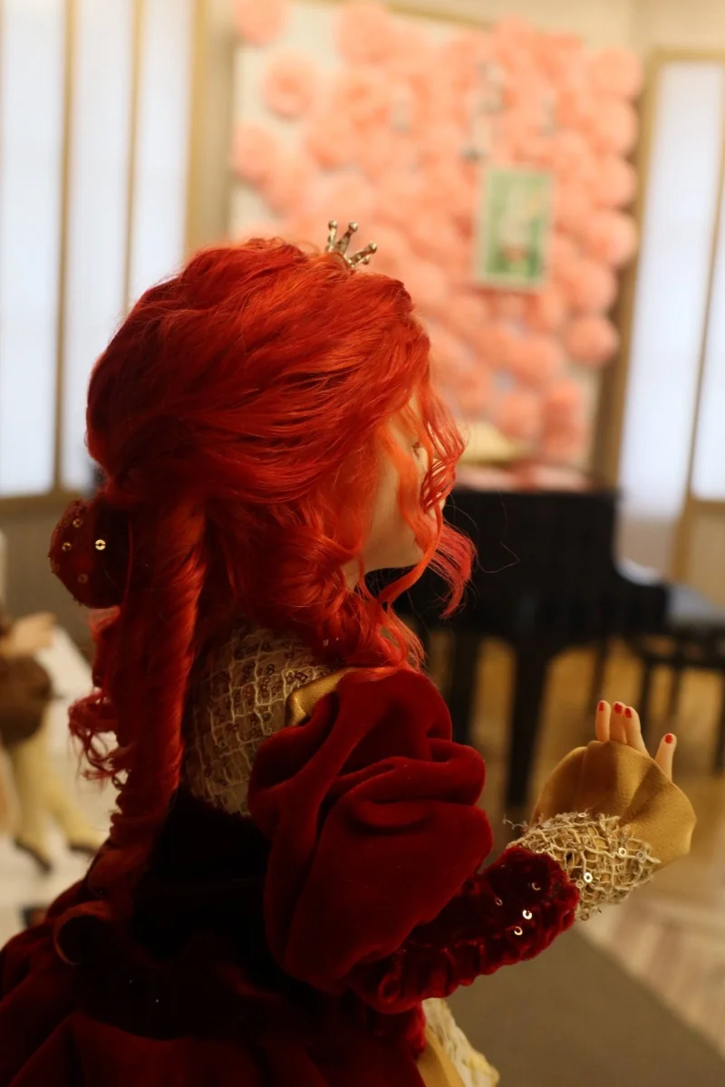 В Бресте открылась выставка кукол по «Алисе в Стране чудес»