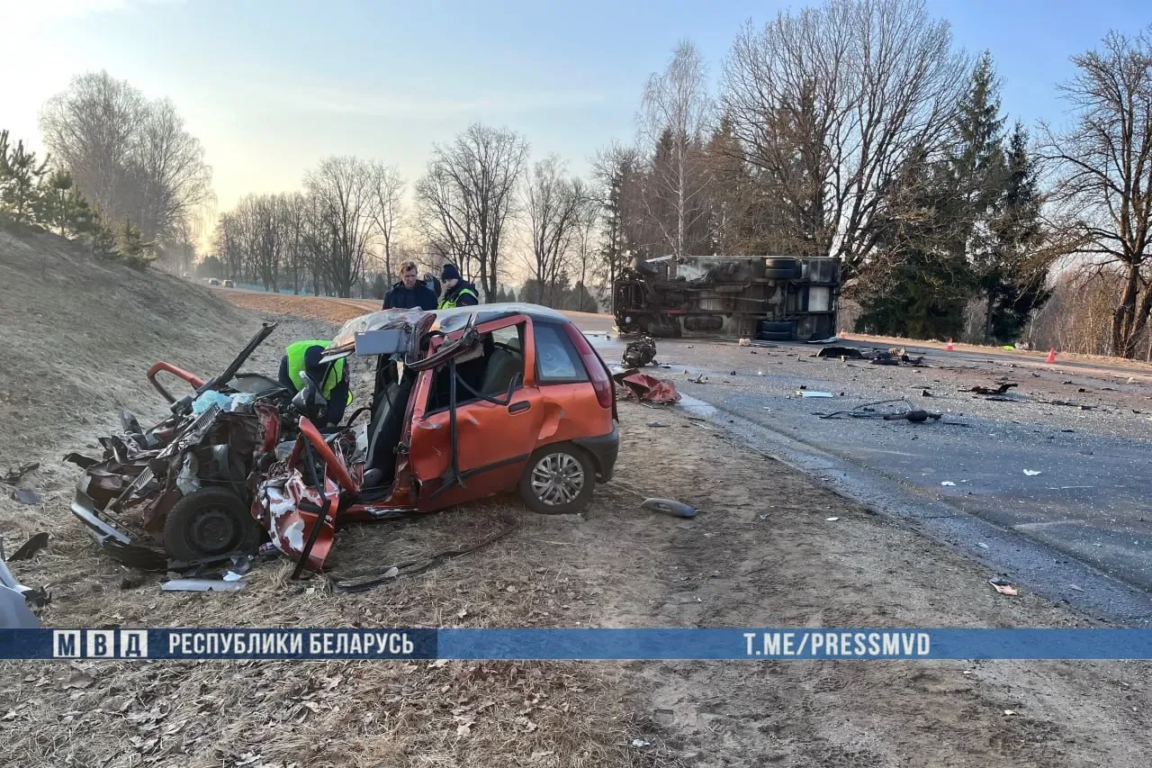 25-летняя водитель и 34-летняя пассажирка погибли в страшном ДТП