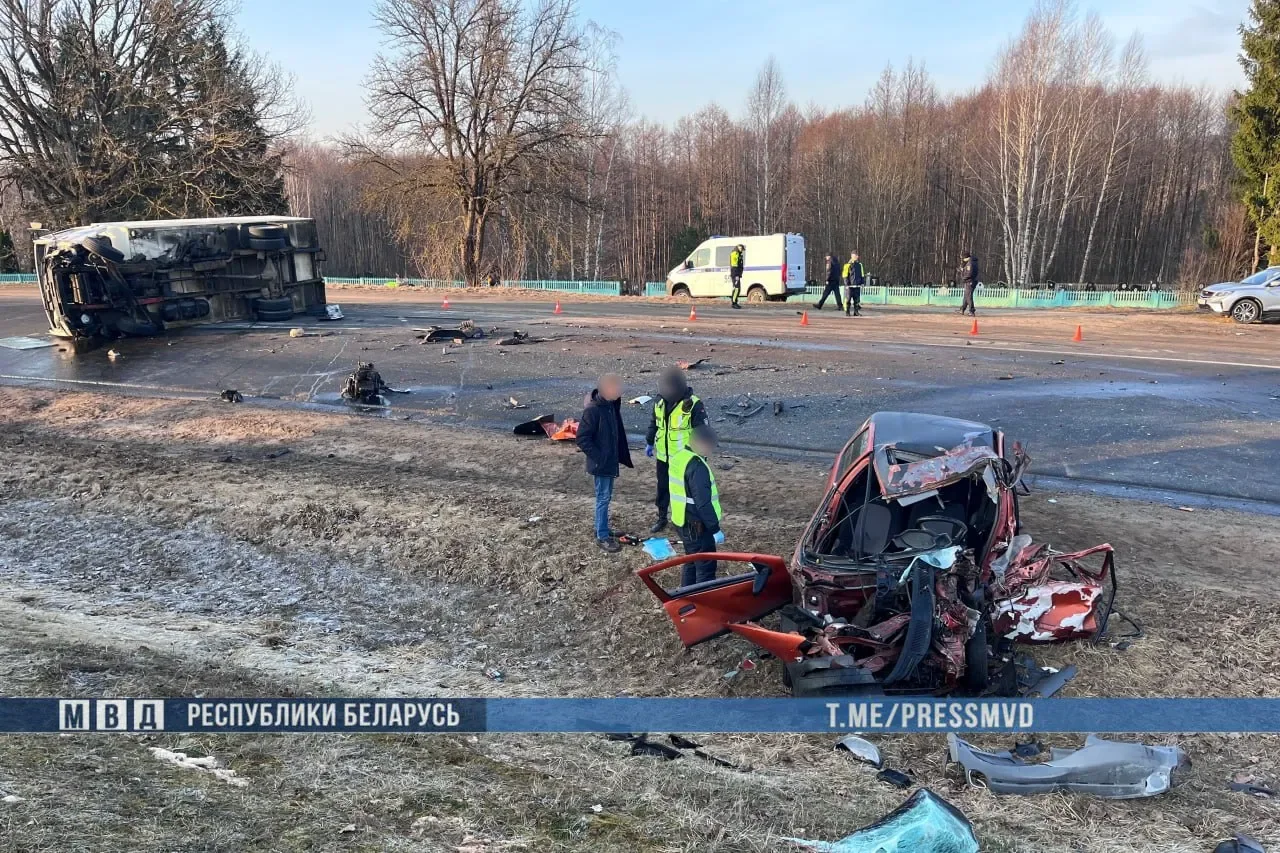 25-летняя водитель и 34-летняя пассажирка погибли в страшном ДТП