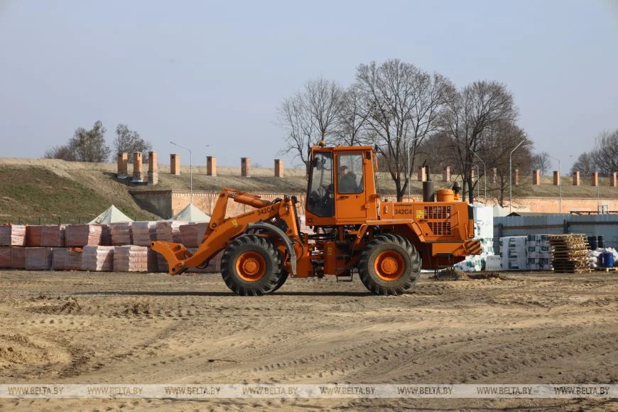 Рассказываем, что строят в Брестской крепости